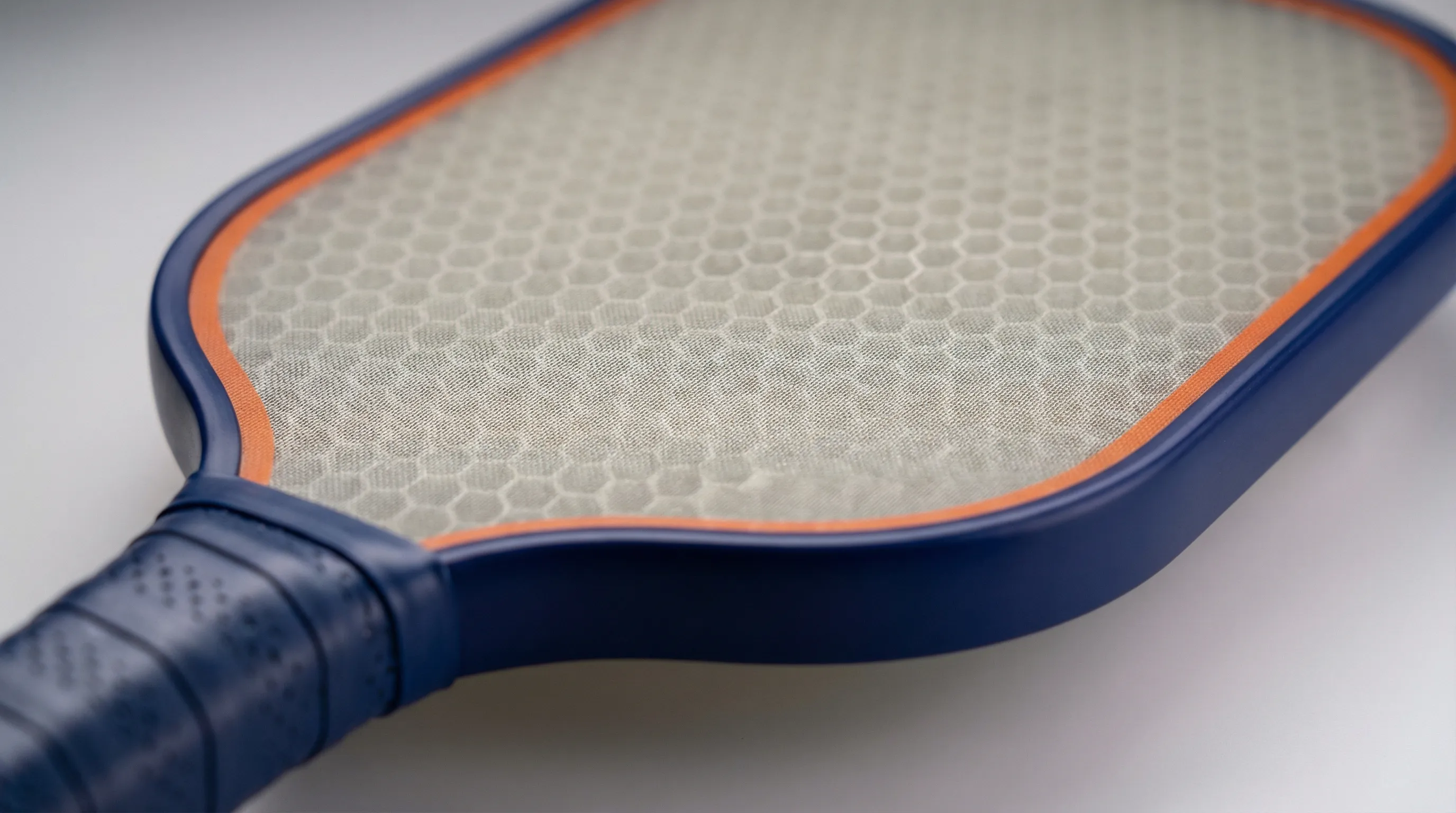 Choisir sa raquette de pickleball : le guide complet